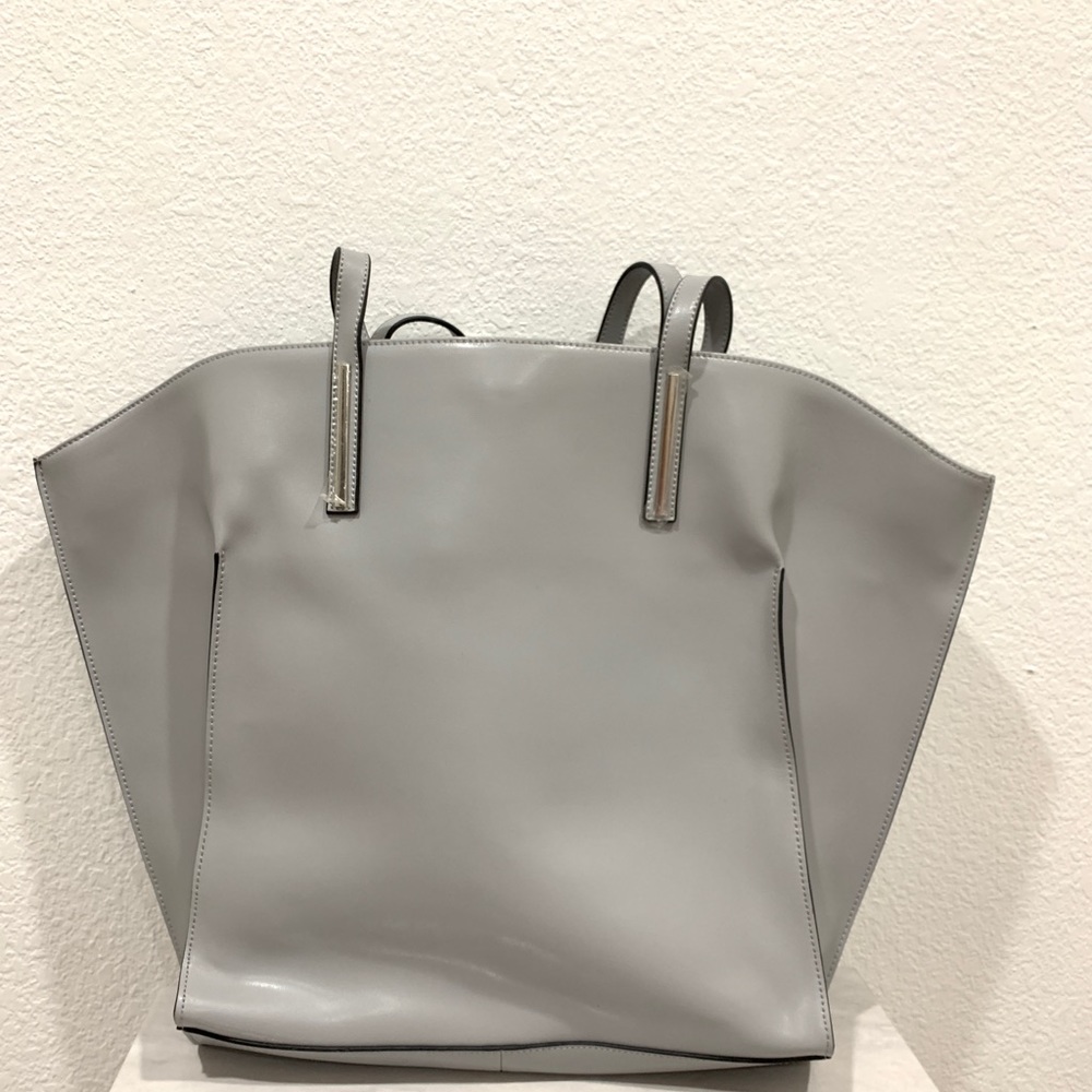NWOT LUCIANA VERDE GREY SHOULDER BAG